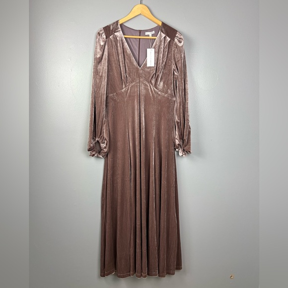 Baltic Born NWT Adelita Velvet Maxi Dress | Size Large - Picture 4 of 10